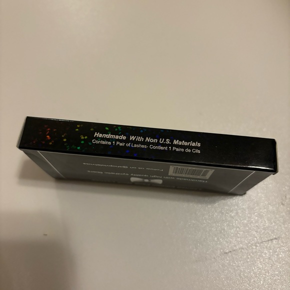 Violet Voss “Sexy and Eye Know It” - Picture 2 of 3